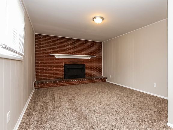 2nd image of 3841 N Sadlier Dr