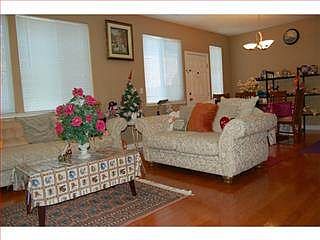4th image of 14629 Avon Ave #4