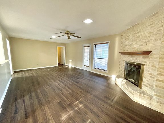 3rd image of 2802 Celinda Cir