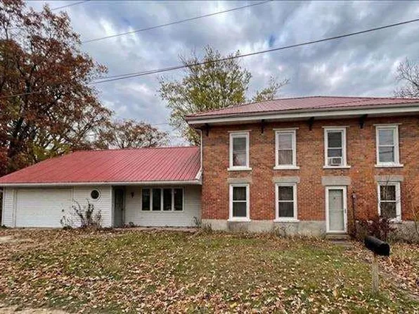 110 N Water St, Warren, IL 61087