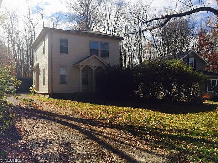 1st image of 29 1/2 W Woodland Ave
