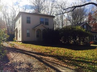 29 1/2 W Woodland Ave, Columbiana, OH 44408