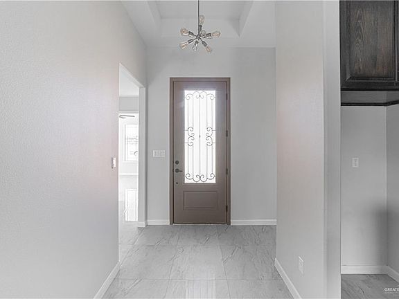 5th image of 2704 Yosemite St