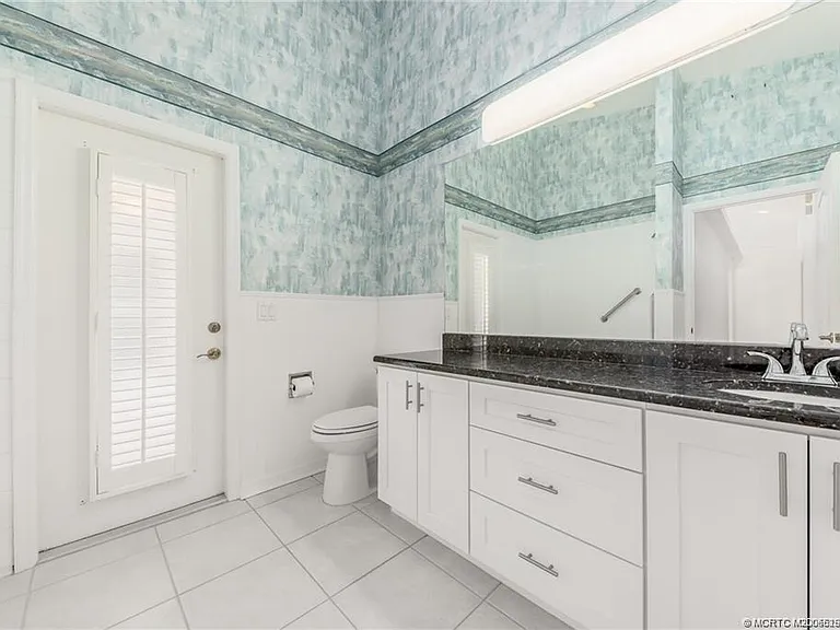 376 NW Canna Way — Photo 23