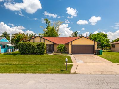 808 SE Celtic Avenue, Port Saint Lucie, FL, 34983