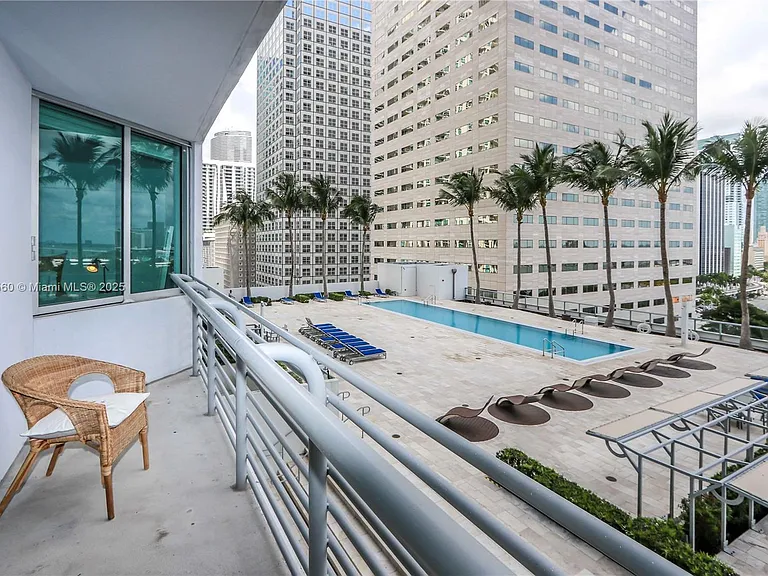 325 Biscayne Blvd #1422 — Photo 1