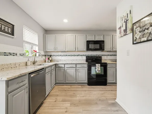 40 11th St #K85, Shalimar, FL 32579