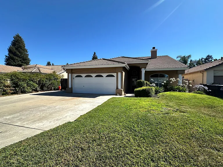 1523 E Monte Vista Ct — Photo 2