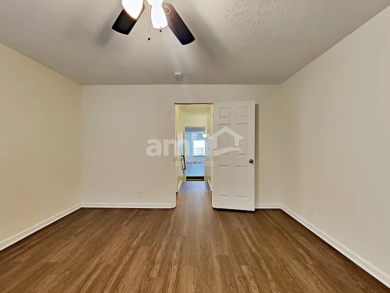916 Springs Hill Way — Photo 17