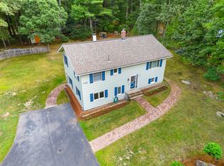 225 Taylor Rd, Stow, MA 01775