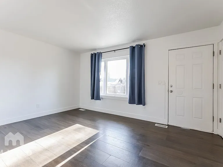 821 S Patton Ct — Photo 5