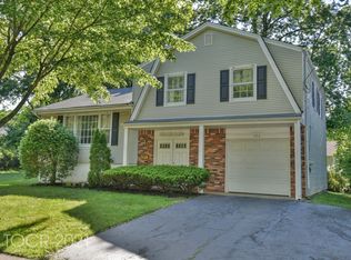 164 Ivanhoe Dr, Paramus, NJ 07652