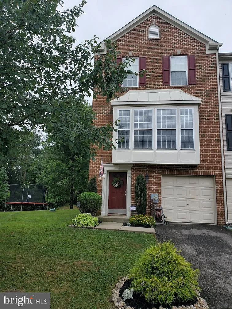 13 Merion Cir photo 1