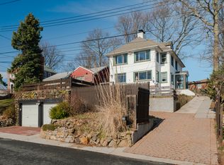 26 Tompkins Cir, Staten Island, NY 10301