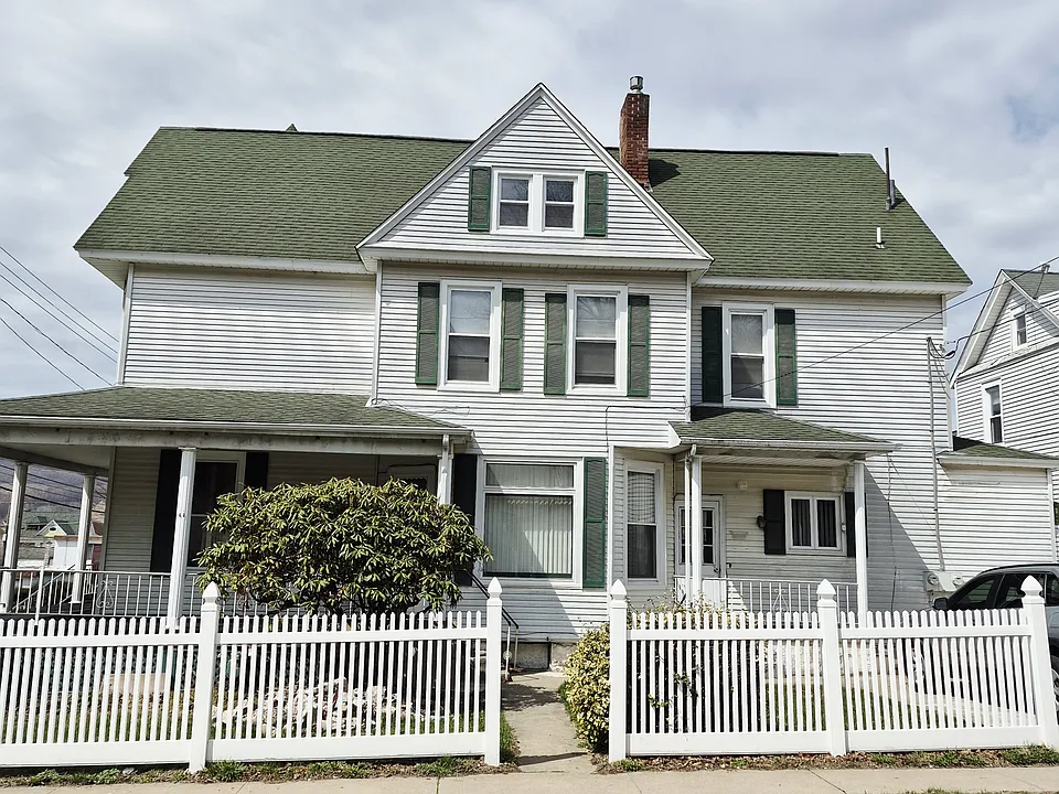 109 Salem Ave #1