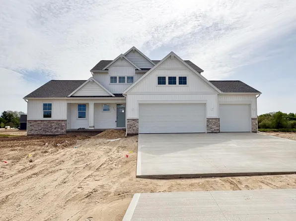 7082 Kettle Dale Ave SE, Alto, MI 49302