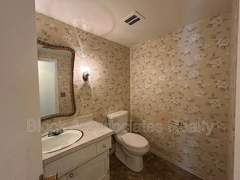 2962C Saint Marks Rd SW — Photo 7