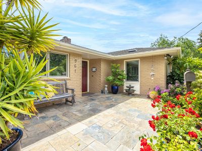 961 Edgewood Rd, Redwood City, CA, 94062