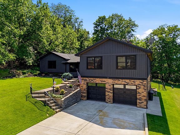 3rd image of 27 Hickory Dr