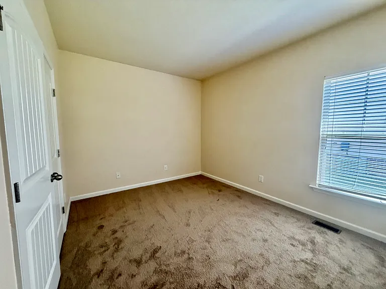 48 Salerno Dr — Photo 14