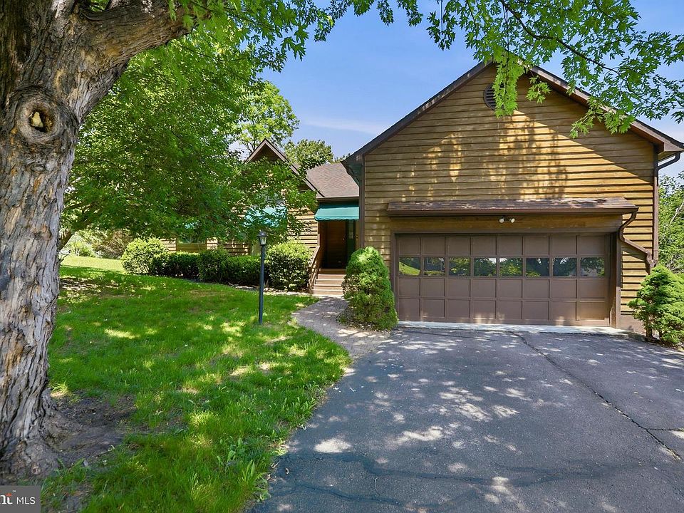 1st image of 408 Masters Dr