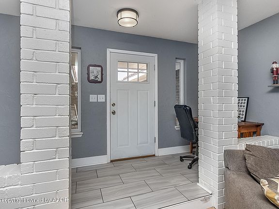 3rd image of 8 Havenwood Ln