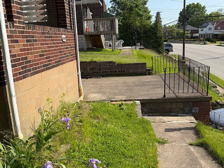 Greensburg Pike — Photo 1