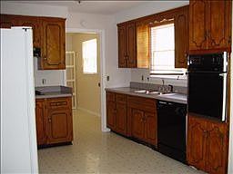 3rd image of 413 Beasley Dr