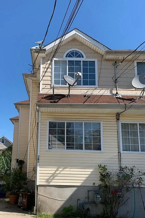 3 bed, 1400 sqft, $3,800 — Photo 1