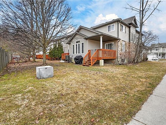 3rd image of 539 Woolgrass Ave