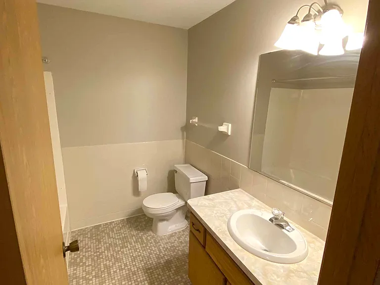River Ridge Apartments — Photo 16