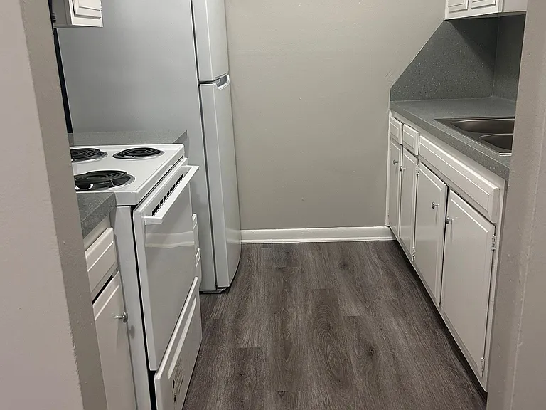 McIntyre Apartments — Photo 69