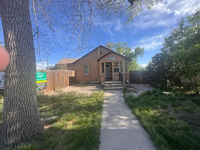 2539 Gunnison St — Photo 3