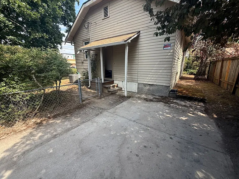 662 E 19th Ave — Photo 21