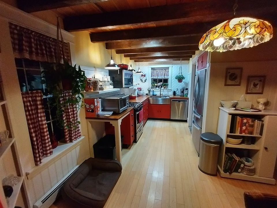 2nd image of 389 Muskrat Farm Rd