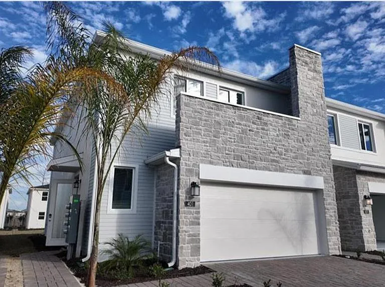 401 Bogey Dr — Photo 1