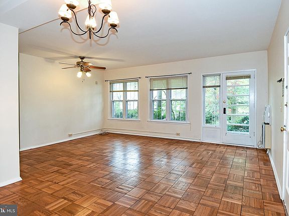 4th image of 3235 Valley Dr #710