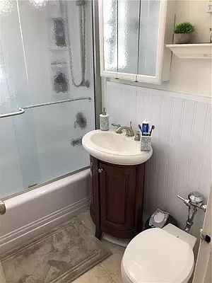 3rd image of 2220 Burnett St APT 6C