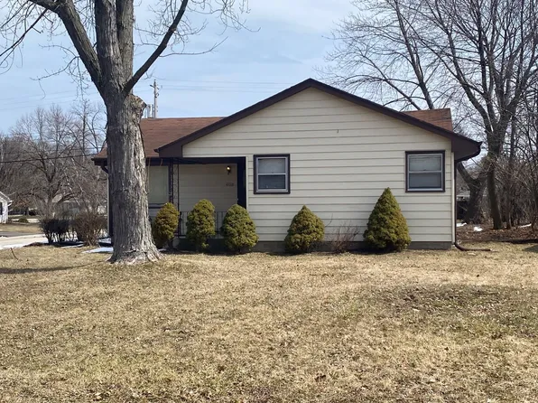 8532 N 52nd St, Brown Deer, WI 53223