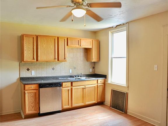4th image of 537 Glenwood Ave