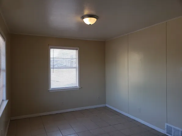 College Park Apartment