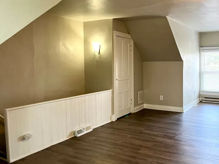 145 Meridan St — Photo 15