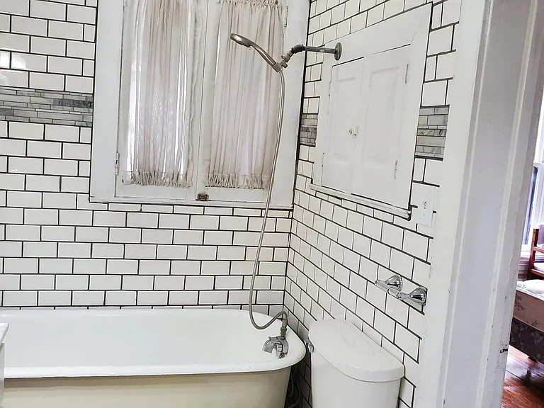 140 College Ave NE #4 — Photo 12