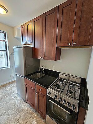 1st image of 23 Thompson St #4C