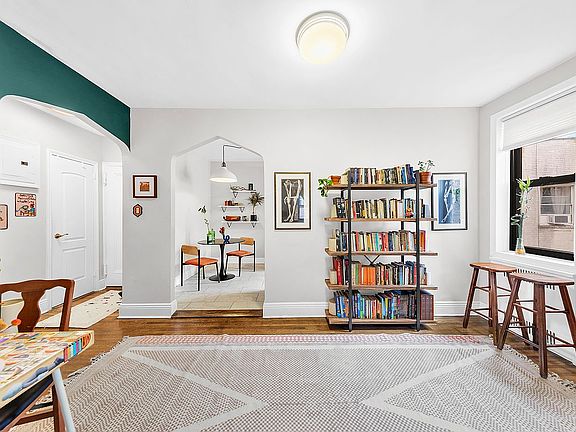 2nd image of 385 Argyle Rd APT 4H