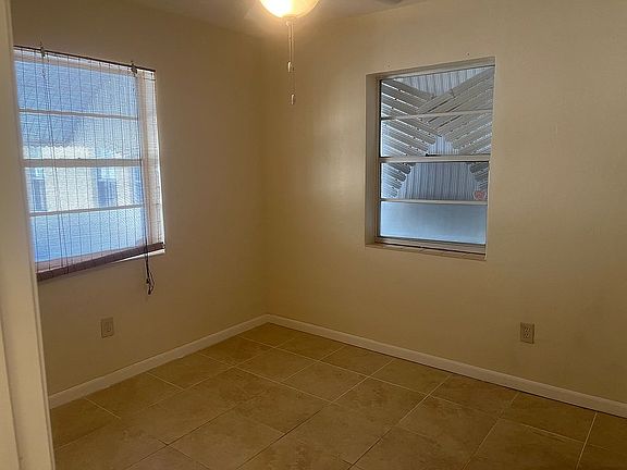 5th image of 2551 SW 29th Ave