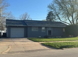100 E 12th St, Hastings, NE 68901