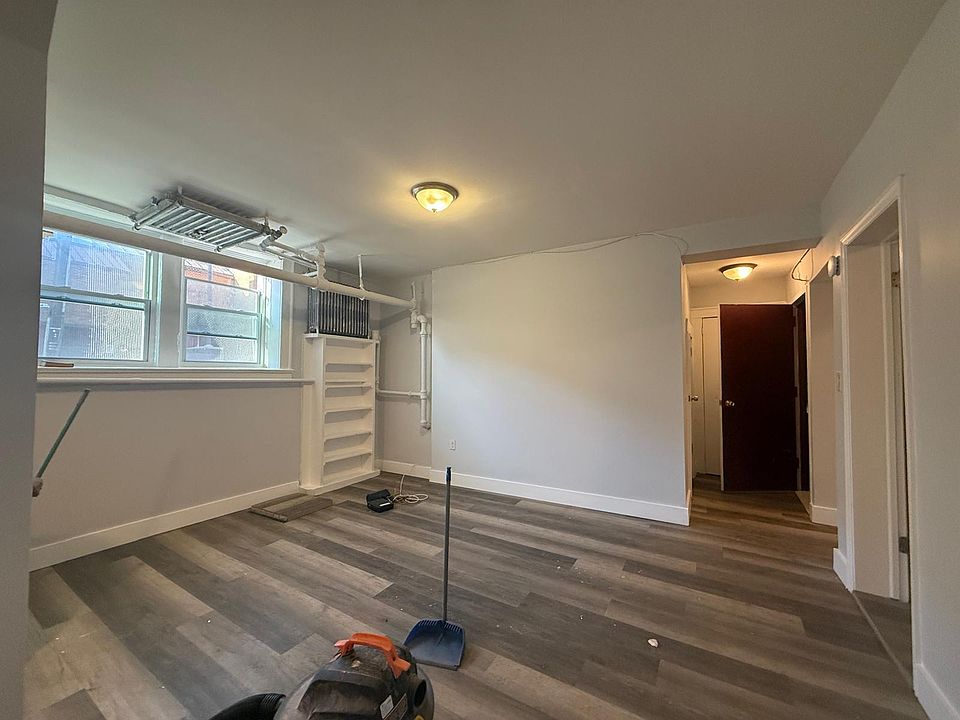 2nd image of 336 Clinton Pl #Basement