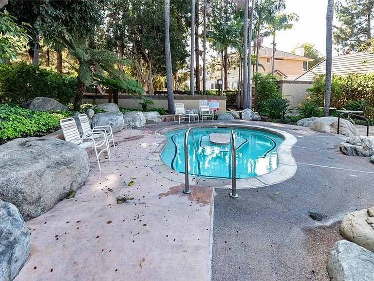2571 Plaza Del Amo #310 — Photo 14