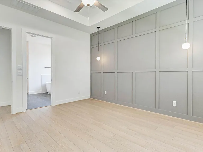 1322 Village Fls — Photo 26